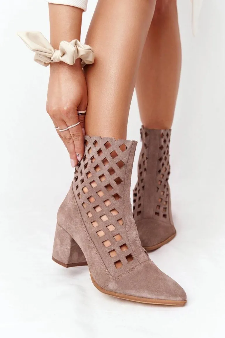 Zamszowe Ażurowe Botki Na Obcasie Nicole 2638 Brązowe