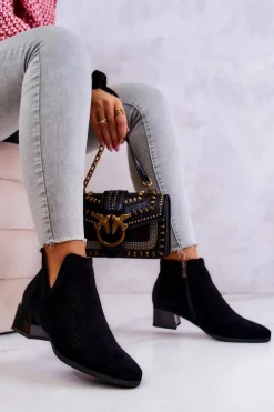 Zamszowe Botki Ażurowe Z Wycięciem Czarne Carine