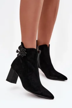 Zamszowe Botki Damskie Na Słupku Z Ozdobą D&A CR52-686 Czarne