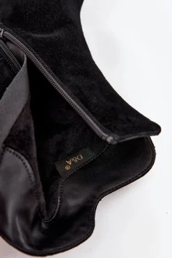 Zamszowe Botki Damskie Na Słupku Z Ozdobą D&A CR52-686 Czarne