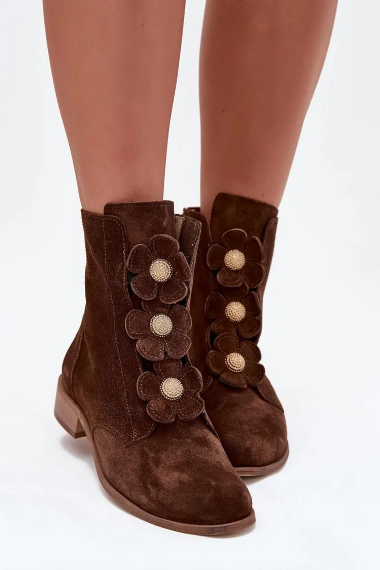 Zamszowe Botki Damskie Z Ozdobnymi Kwiatkami Zazoo 3085 Brązowe