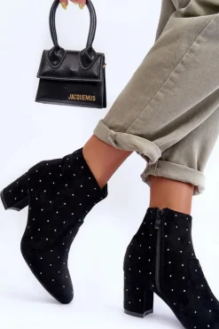 Zamszowe Botki Damskie Zdobione Ćwiekami Czarne Antede