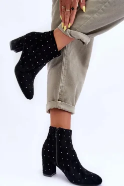 Zamszowe Botki Damskie Zdobione Ćwiekami Czarne Antede