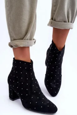 Zamszowe Botki Damskie Zdobione Ćwiekami Czarne Antede