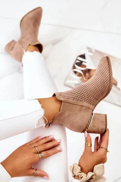 Zamszowe Botki Kowbojki Ażurowe Ciemnobeżowe Helloni