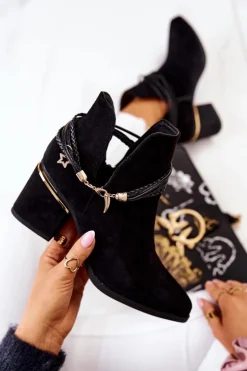 Zamszowe Botki Kowbojki Z Paskami Czarne Inessa