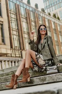 Zamszowe Botki Kowbojki Z Ażurowym Wzorem Lewski 3612 Brązowe