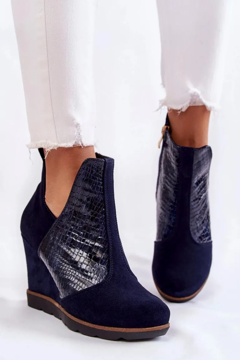 Zamszowe Botki Na Koturnie Krokodyli Wzór Granatowe Alda