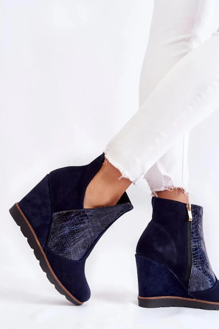 Zamszowe Botki Na Koturnie Krokodyli Wzór Granatowe Alda