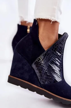 Zamszowe Botki Na Koturnie Krokodyli Wzór Granatowe Alda