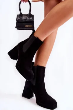 Zamszowe Botki Na Masywnym Obcasie Laura Messi 2519 Czarne