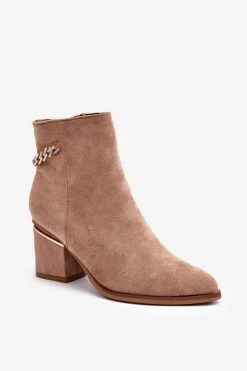 Zamszowe Botki Na Obcasie Z Biżuteryjną Ozdobą Ciemnobeżowe Jadirel