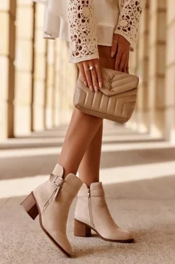 Zamszowe Botki Na Obcasie Z Klamrą Beżowe Bronte