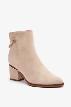 Zamszowe Botki Na Obcasie Z Biżuteryjną Ozdobą Beżowe Jadirel