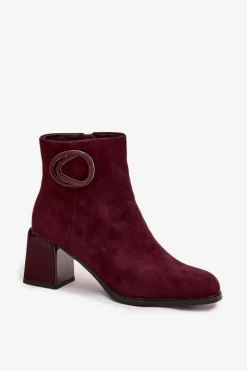 Zamszowe Botki Na Słupku Ocieplane Z Ozdobnym Detalem Artiker 57C0016 Bordowe