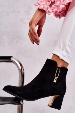 Zamszowe Botki Na Słupku Z Ozdobą Czarne Erine