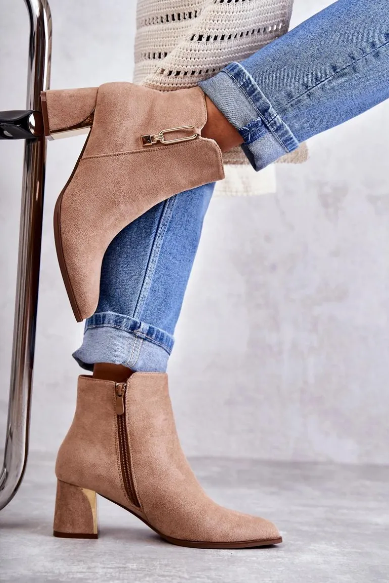 Zamszowe Botki Na Słupku Z Ozdobą Beżowe Erine