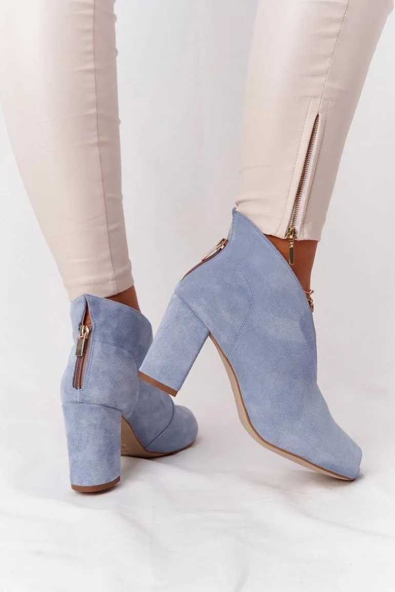 Zamszowe Botki Na Słupku Z Wycięciem Exquisite 1243 Błękitne