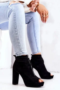 Zamszowe Botki Na Suwak Czarne Donnita