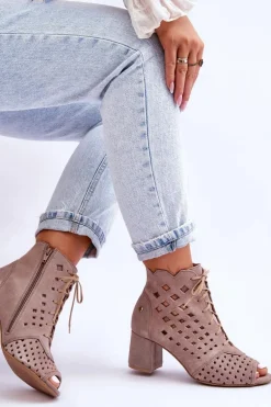 Zamszowe Botki W Ażurowy Wzór Maciejka 05966-10 Ciemnobeżowe