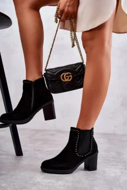 Zamszowe Botki Z Ćwiekami Na Słupku Czarne Cambia