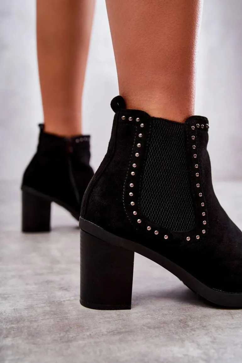 Zamszowe Botki Z Ćwiekami Na Słupku Czarne Cambia