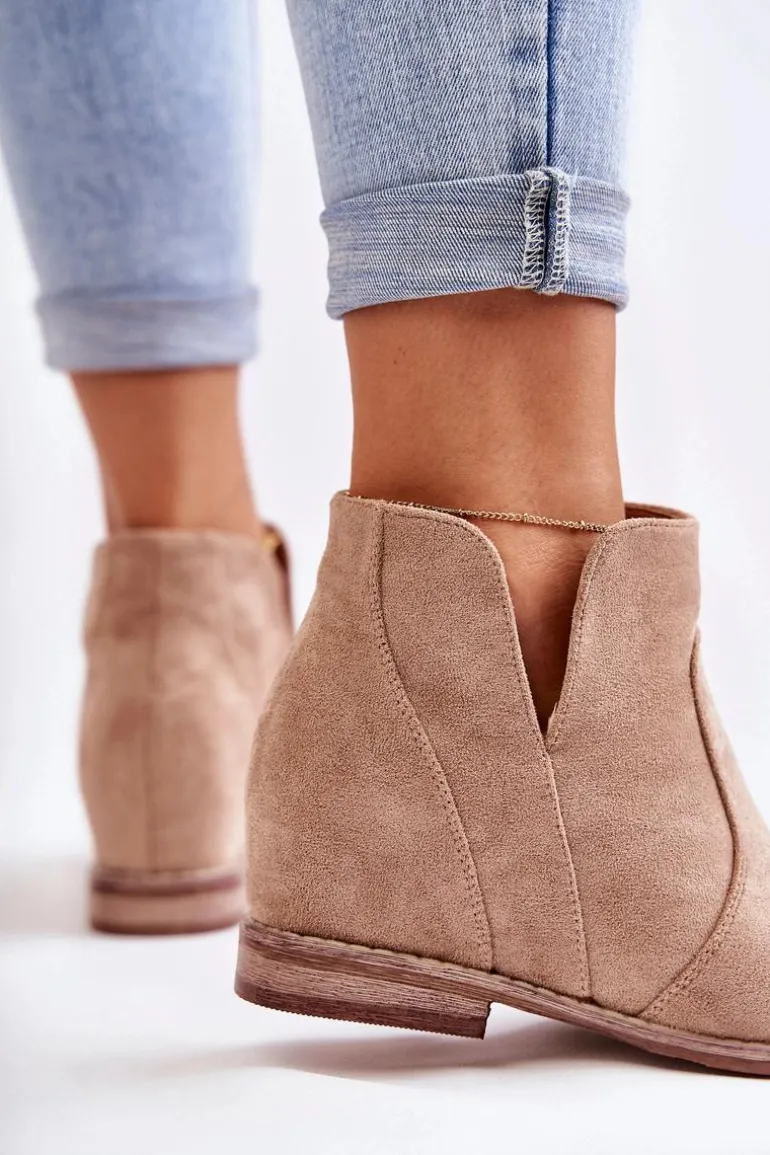 Zamszowe Botki Z Wycięciami Na Płaskim Obcasie Beżowe Henriette