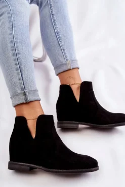 Zamszowe Botki Z Wycięciami Na Płaskim Obcasie Czarne Henriette