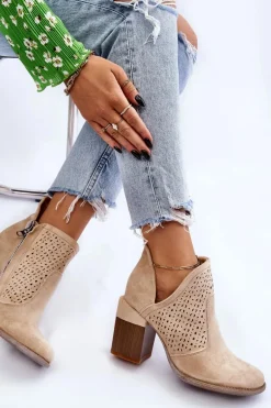 Zamszowe Botki Z Wycięciem Jasnobeżowe Layne