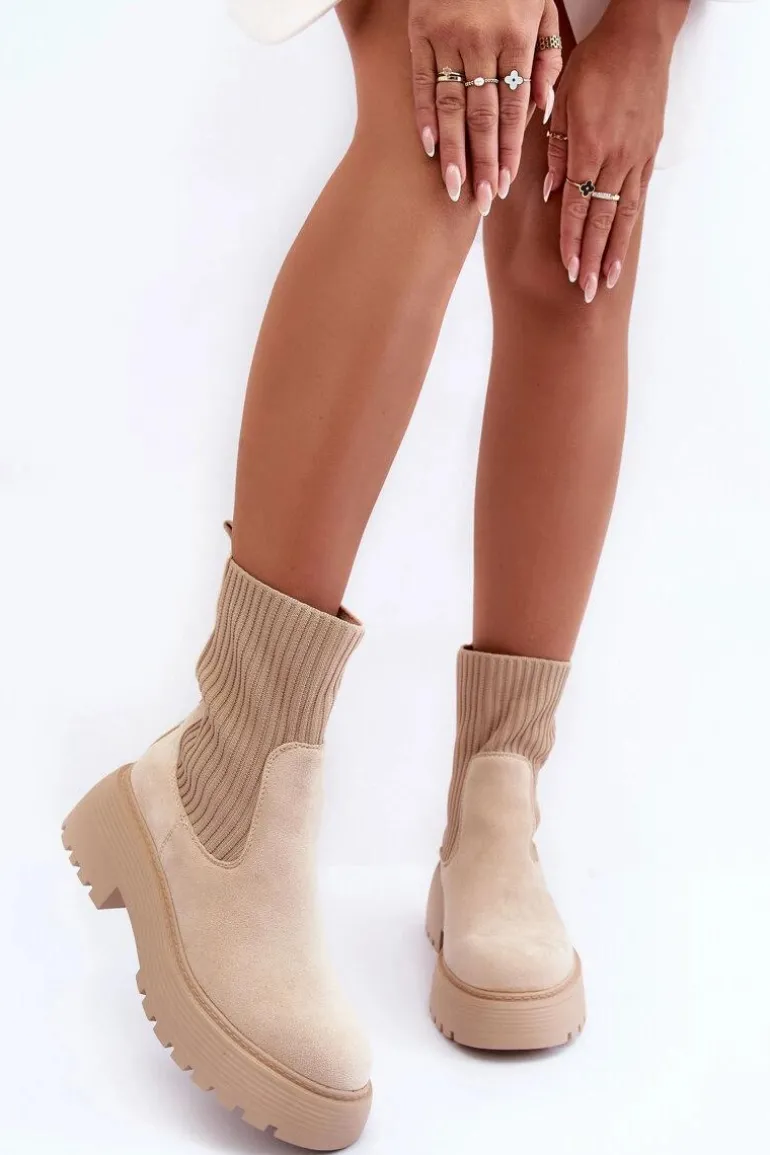 Zamszowe Botki Ze Skarpetą Na Platformie I Płaskim Obcasie Beżowe Rewam