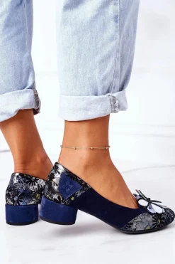 Zamszowe Czółenka Maciejka 04835-17 Granatowe W Kwiaty
