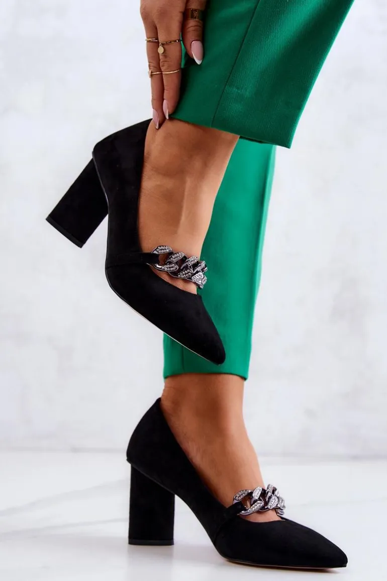 Zamszowe Czółenka Z Łańcuchem Czarne Alamoss