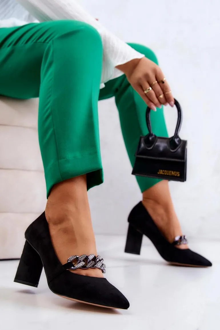 Zamszowe Czółenka Z Łańcuchem Czarne Alamoss