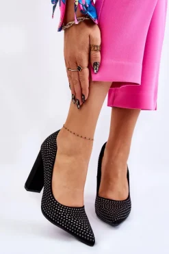 Zamszowe Czółenka Z Ozdobnymi Ćwiekami Czarne Dories