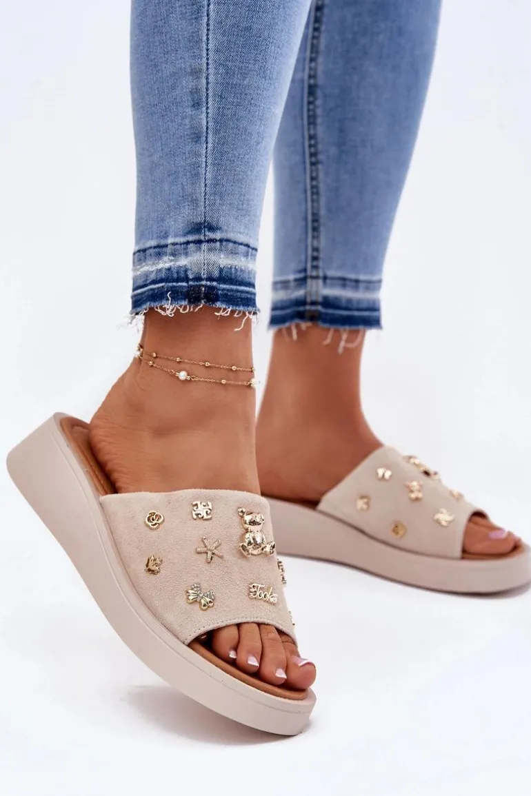 Zamszowe Klapki Damskie Z Przypinkami Vinceza 66741 Beżowe