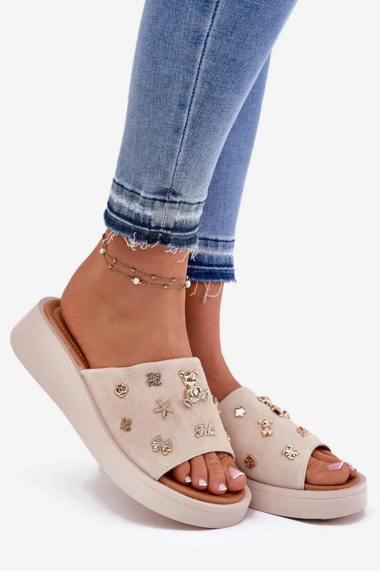 Zamszowe Klapki Damskie Z Przypinkami Vinceza 66741 Beżowe