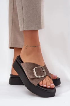 Zamszowe Klapki Damskie Z Klamrą Na Platformie Zazoo 3019 Brązowe