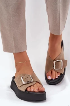 Zamszowe Klapki Damskie Z Klamrą Na Platformie Zazoo 3019 Beżowe