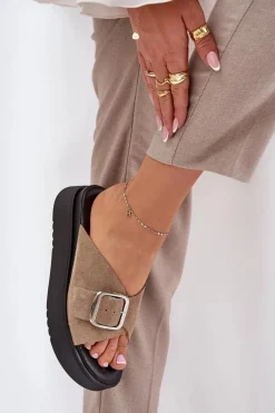 Zamszowe Klapki Damskie Z Klamrą Na Platformie Zazoo 3019 Beżowe