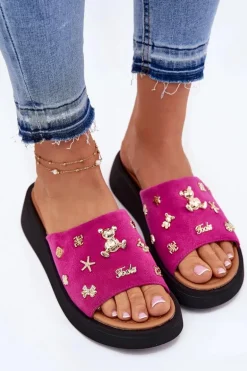 Zamszowe Klapki Damskie Z Przypinkami Vinceza 66741 Fuksja