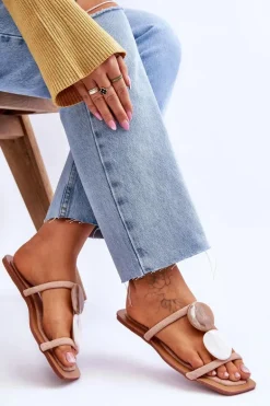 Zamszowe Klapki Z Ozdobami Nude Victoria