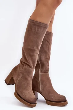 Zamszowe Kozaki Damskie Na Słupku Przed Kolano Brązowe Lemar Ceraxa