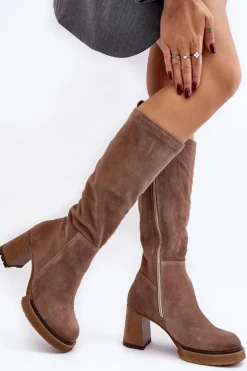 Zamszowe Kozaki Damskie Na Słupku Przed Kolano Brązowe Lemar Ceraxa