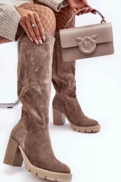 Zamszowe Kozaki Damskie Na Słupku Ciemnobeżowe Lewski 3371