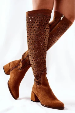 Zamszowe Kozaki Z Ażurowym Wzorem Brązowe Hekilea