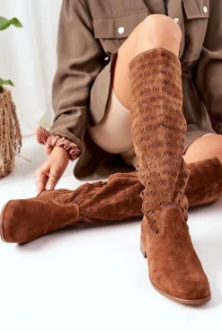 Zamszowe Kozaki Z Ażurowym Wzorem Brązowe Montana