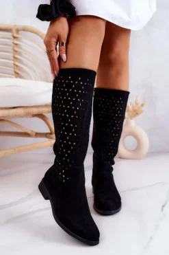 Zamszowe Kozaki Z Ażurowym Wzorem Czarne Darnell