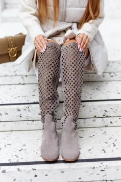 Zamszowe Kozaki Z Ażurowym Wzorem Jasnobrązowe Arinna