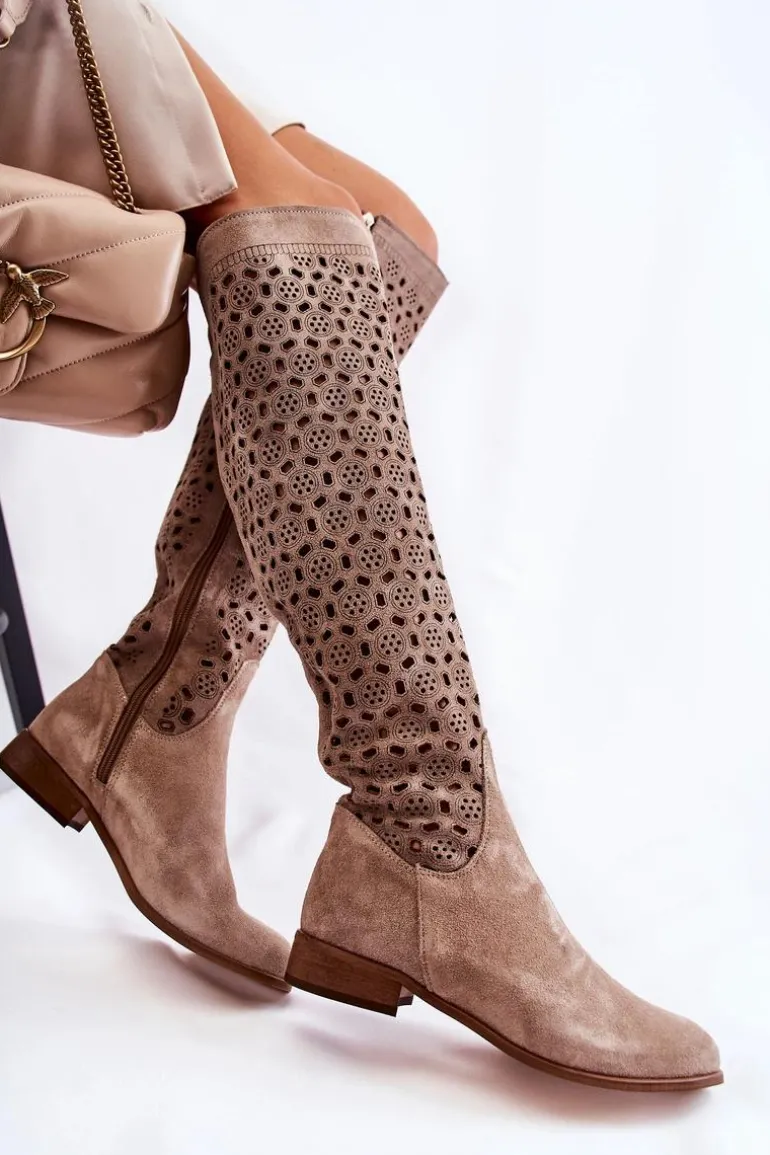 Zamszowe Kozaki Z Ażurowym Wzorem Ciemnobeżowe Pointe