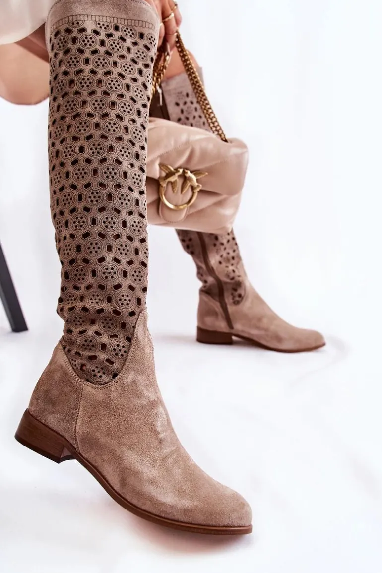 Zamszowe Kozaki Z Ażurowym Wzorem Ciemnobeżowe Pointe